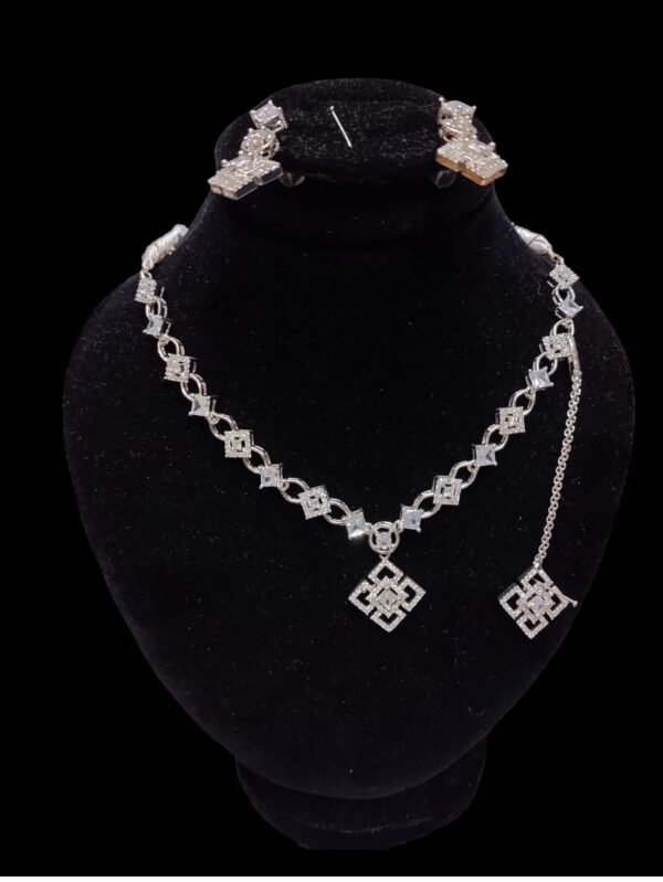 Geometric Grace Set